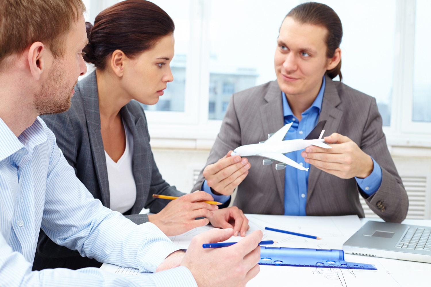 Signs to Look for When Selecting the Best Consultants in Dubai for Immigration Guidance